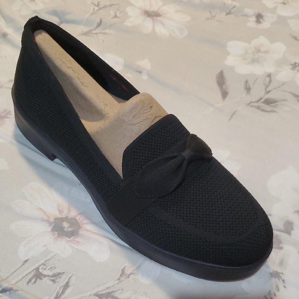 Cleo's by Skechers Black Knit Loafers